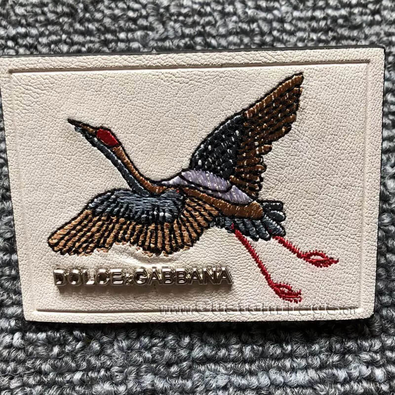 Custom leather label & Tags logo making techniques : embroidery