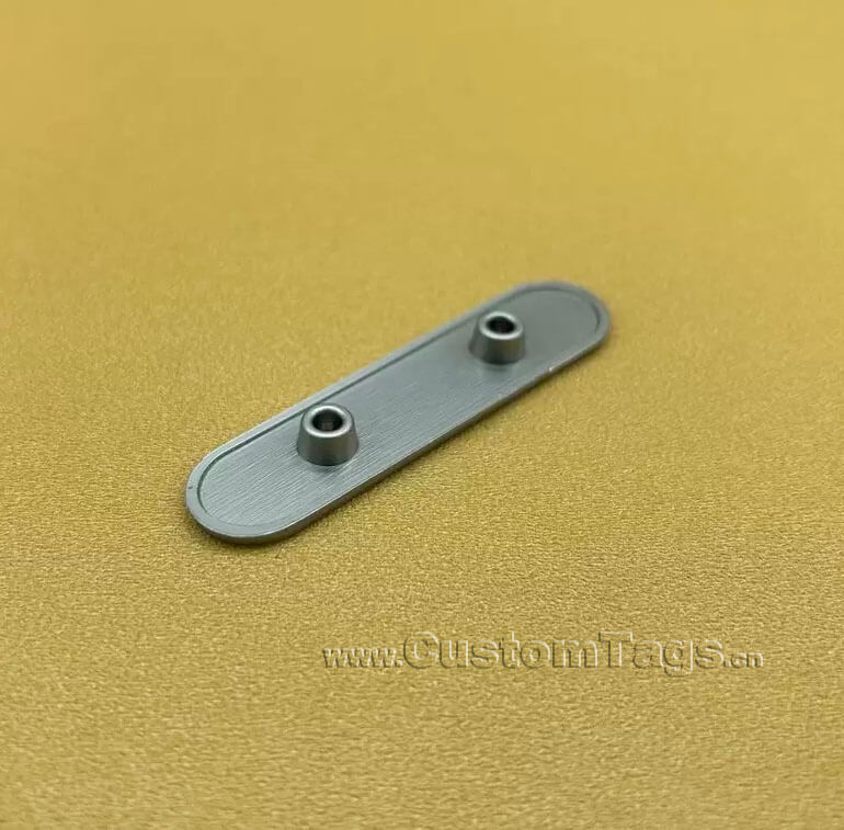 custom metal labels and tags with tightening screws