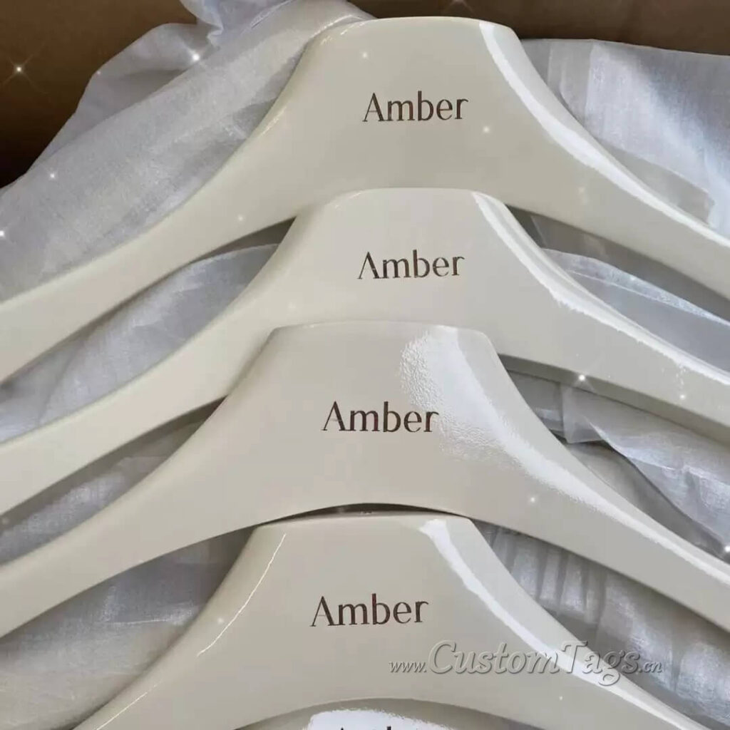 wholesale custom luxury clothes hangers