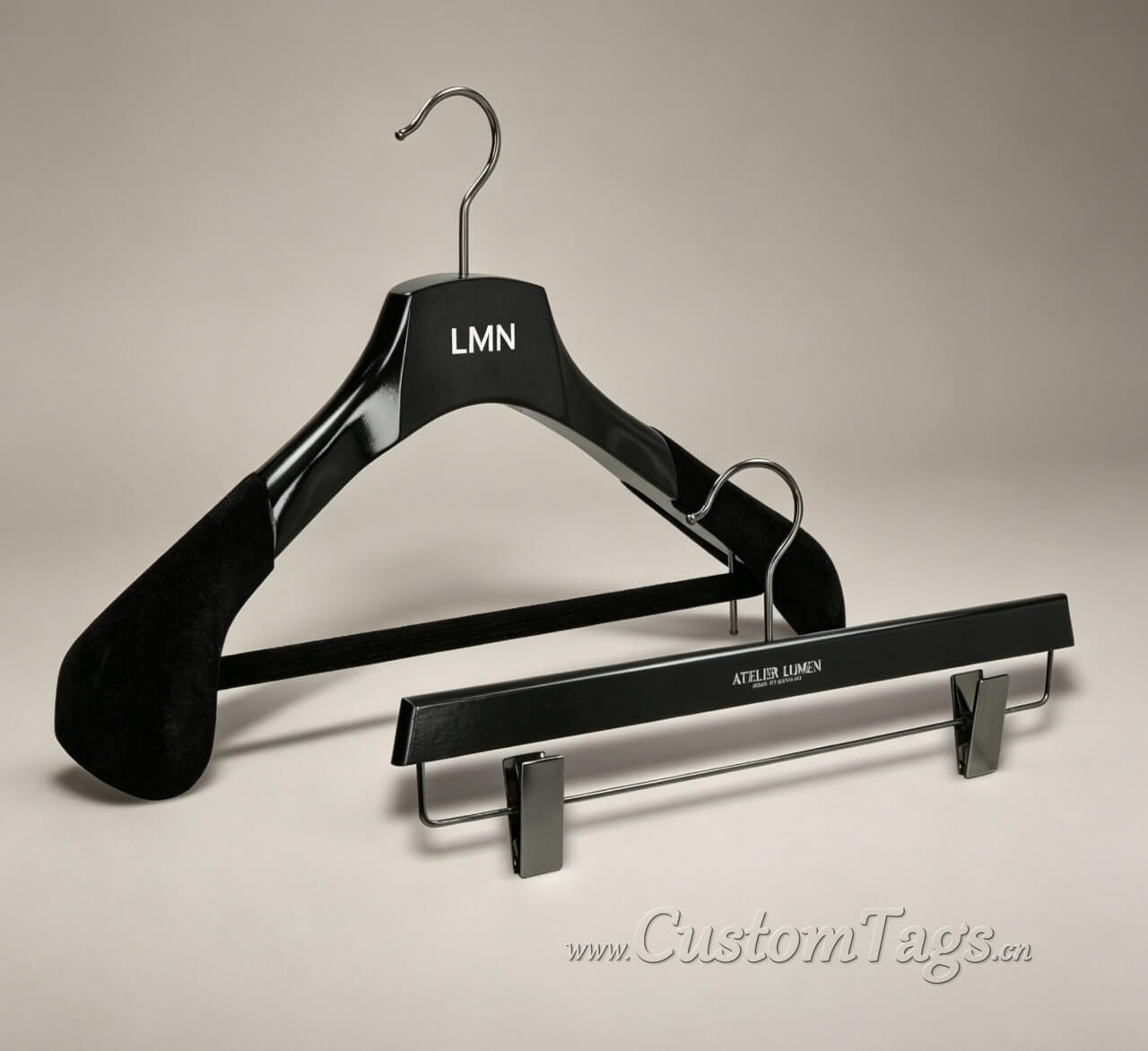 wholesale custom luxury clothes hangers