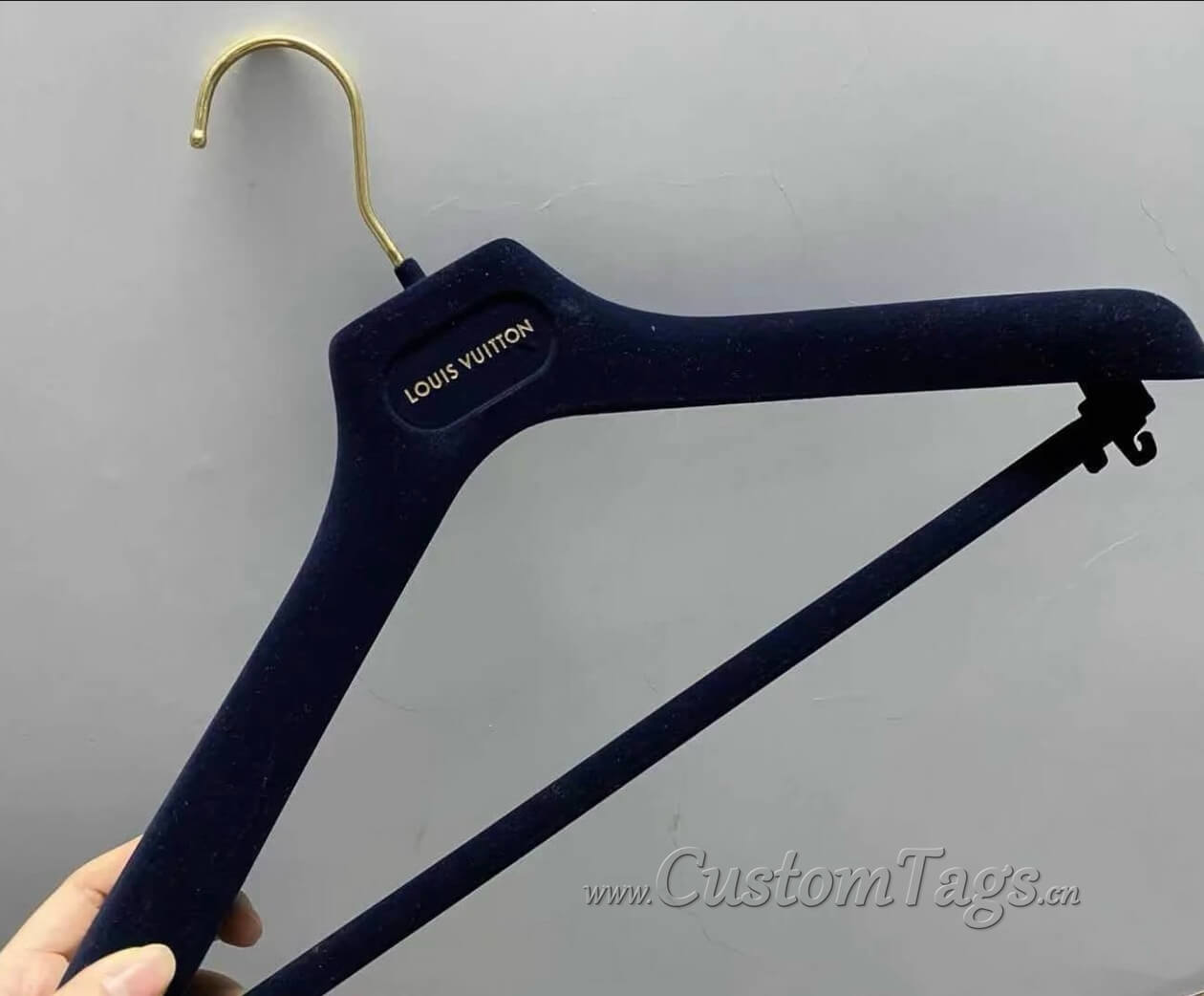 custom flocked velvet clothes hangers, non-slip
