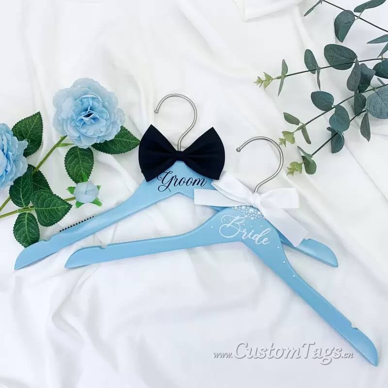 custom wedding hangers with personalized names